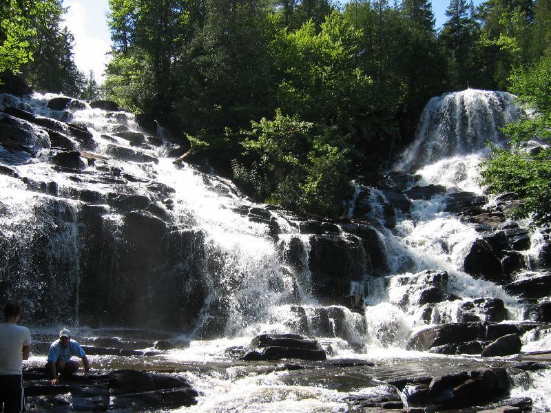Gite Parc Mauricie B&B Saint Mathieu Du Parc Esterno foto
